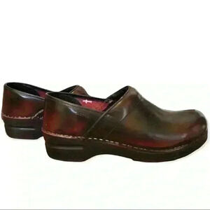 Sanita Pro Leather Cabrio Clog Shoes, Maroon, Size 8